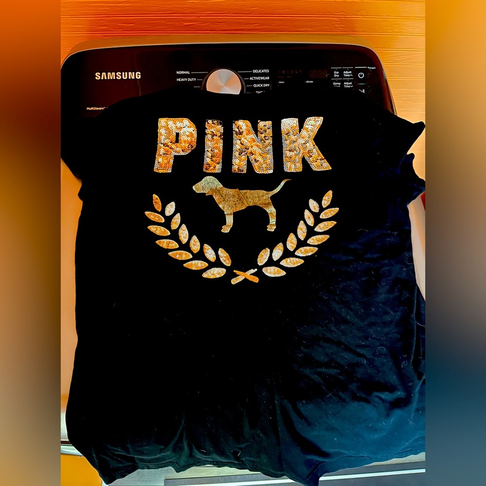 Pink shirt bundle x2! Size large!